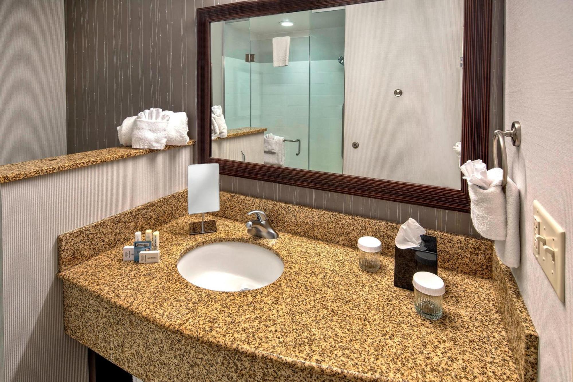 מלון Courtyard By Marriott אלכסנדריה מראה חיצוני תמונה