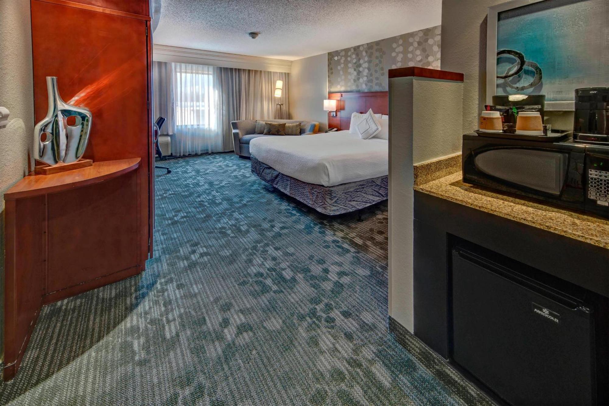 מלון Courtyard By Marriott אלכסנדריה מראה חיצוני תמונה