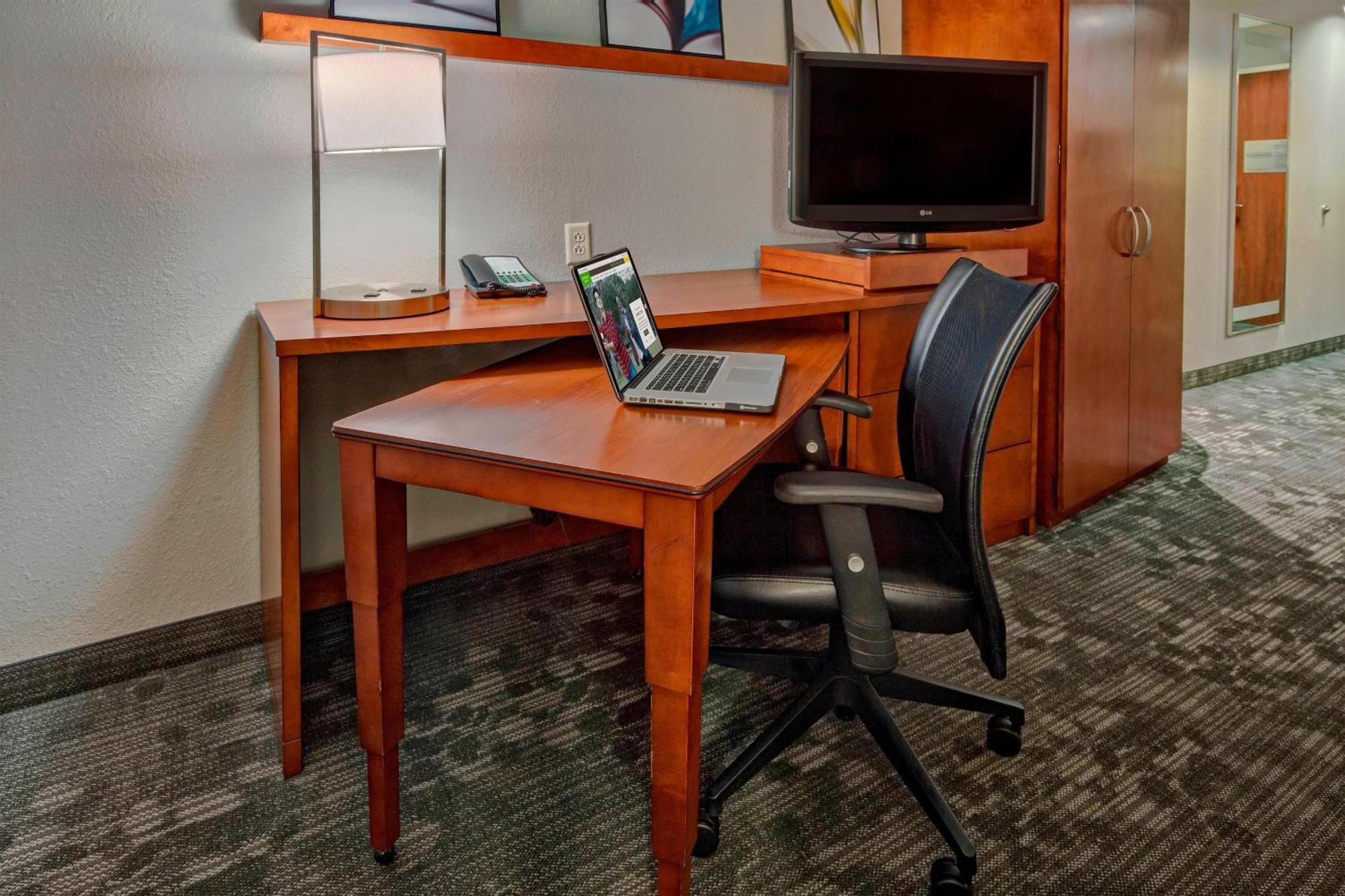 מלון Courtyard By Marriott אלכסנדריה מראה חיצוני תמונה